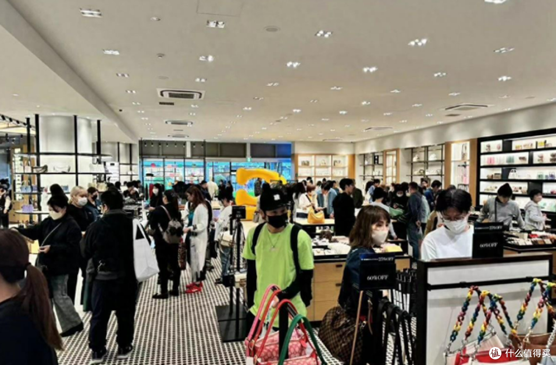 从东京、欧美街头到国内,消费者都在拥抱折扣店