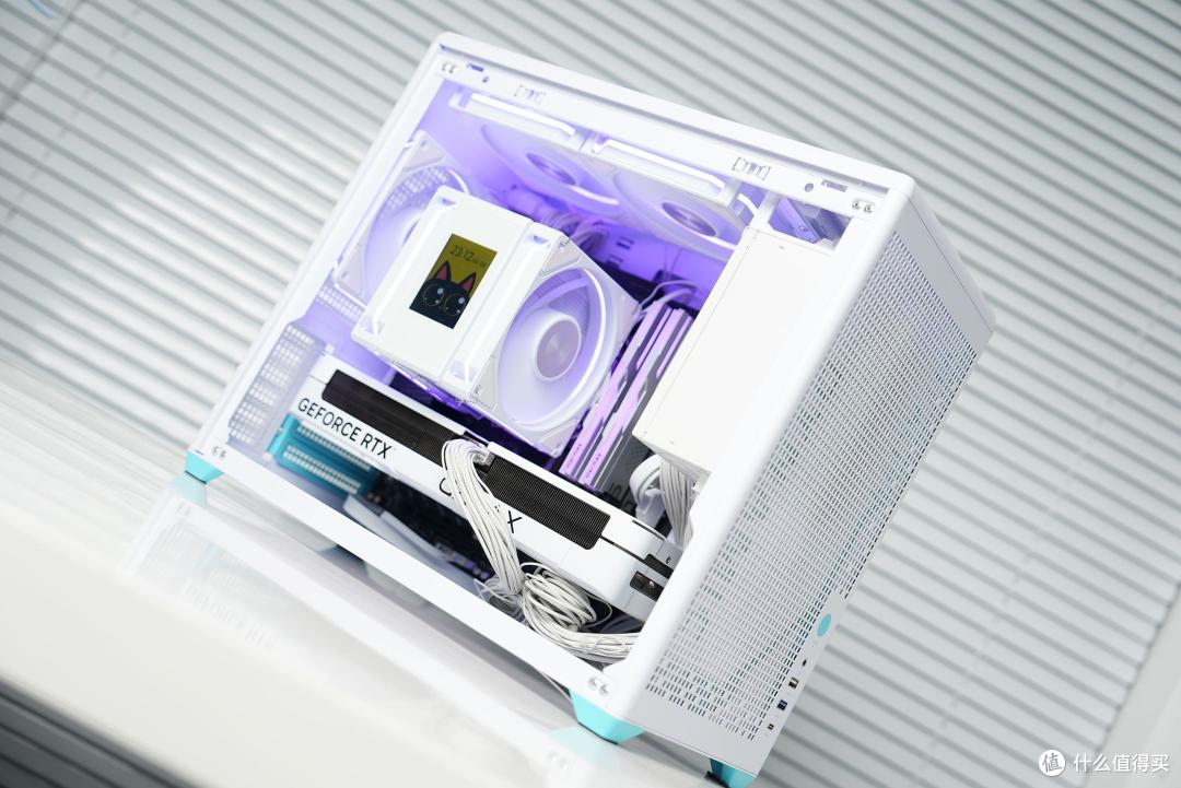 Ultra7+RTX 5070+未知玩家P80装机体验：白色小钢炮，体验很丝滑