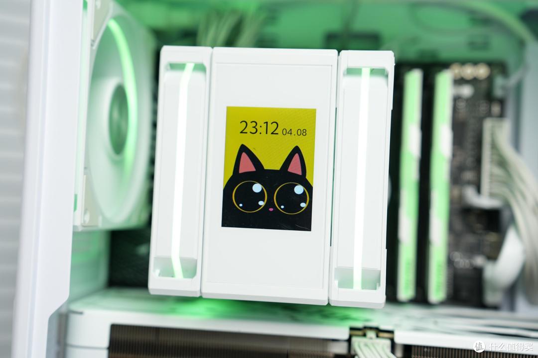 Ultra7+RTX 5070+未知玩家P80装机体验：白色小钢炮，体验很丝滑