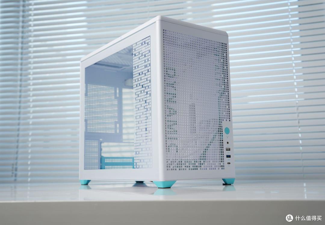 Ultra7+RTX 5070+未知玩家P80装机体验：白色小钢炮，体验很丝滑