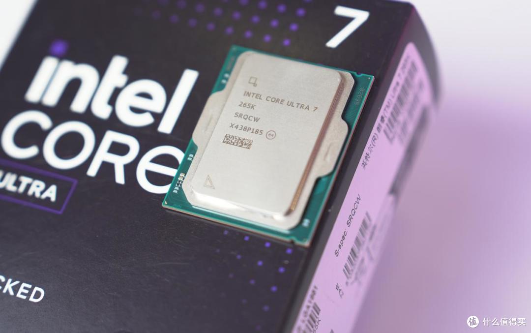 Ultra7+RTX 5070+未知玩家P80装机体验：白色小钢炮，体验很丝滑