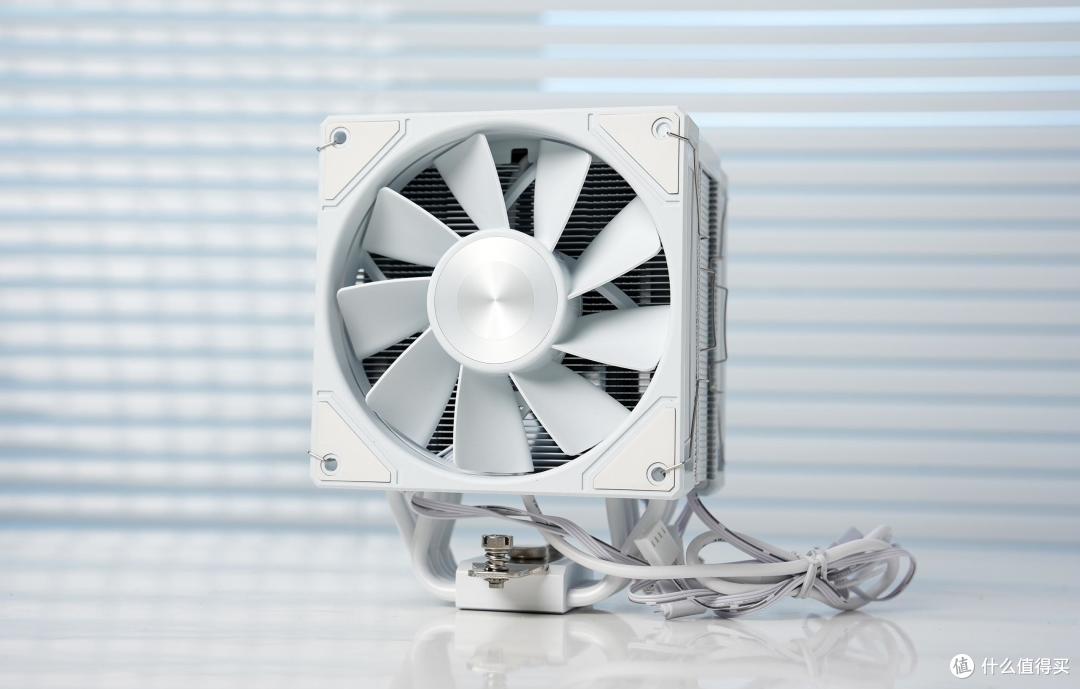 Ultra7+RTX 5070+未知玩家P80装机体验：白色小钢炮，体验很丝滑