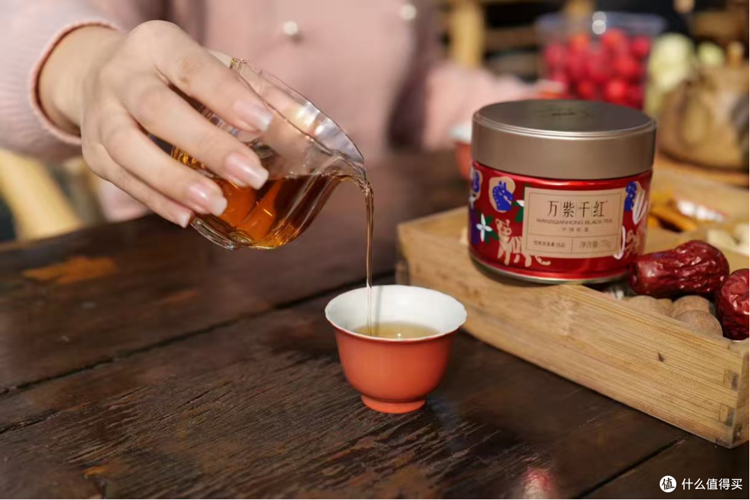 以茶为礼不负相逢,万紫千红小红罐传递祝福
