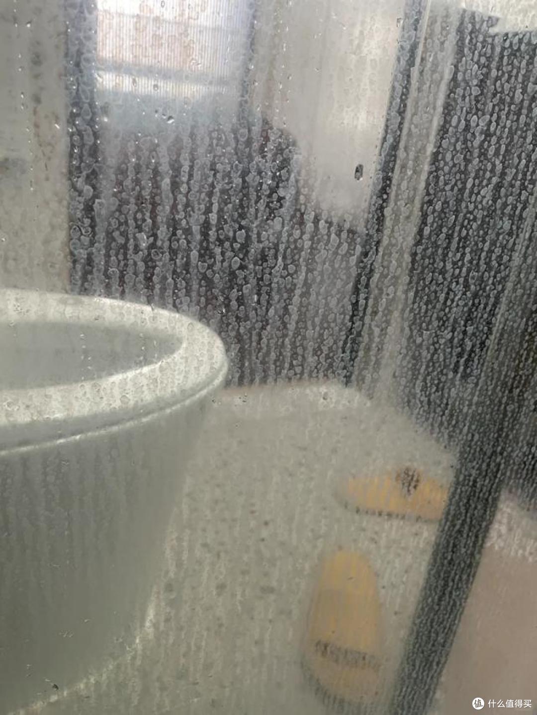 传统淋浴门正在被淘汰?看看年轻人的做法,恨不得回家砸了重装