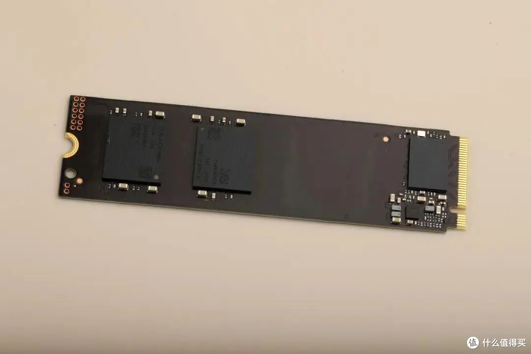 七彩虹将星X16 Pro游戏本测评:高画质,搭载长存PC42Q高性能SSD