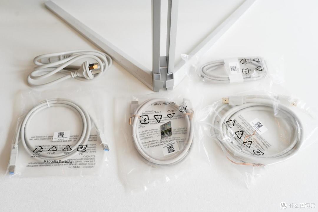 32英寸4K QD-OLED旗舰登场!EVNIA弈威天王星32M2N8900X,618显示器推荐