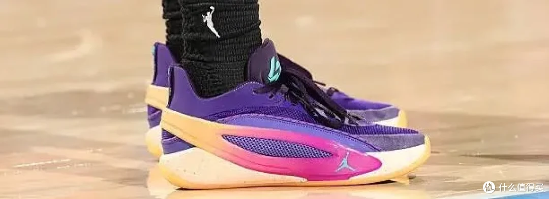 【NBA每日上脚】紫色的AJ最有韵味?日落东单不服!