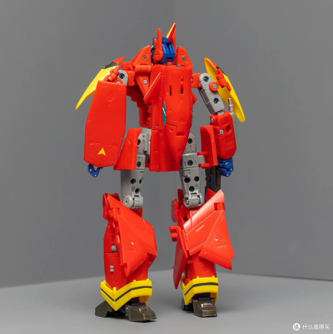 当擎天柱唱响银河摇滚——变形金刚×超时空要塞7“巴萨拉擎天柱”