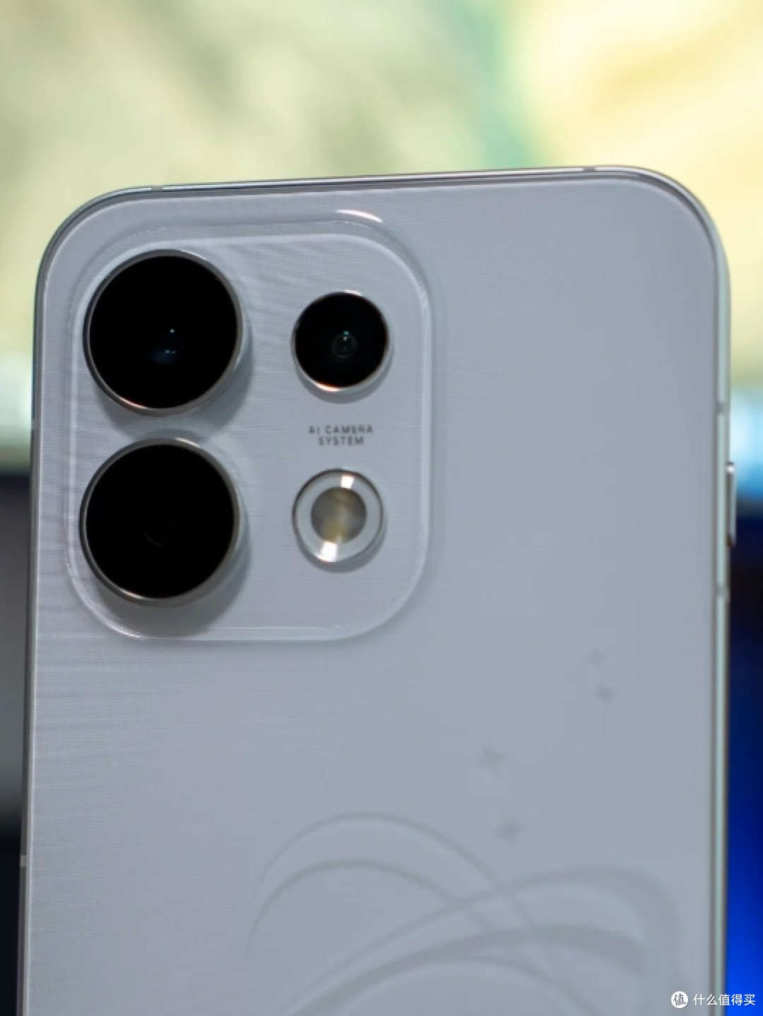 OPPOReno16到底值不值得买?手感+拍照+续航是优势,但性能赢不了