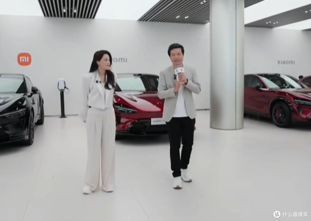 小米YU7 GT,雷军和舒淇一起,为首批6位车主交付了新车