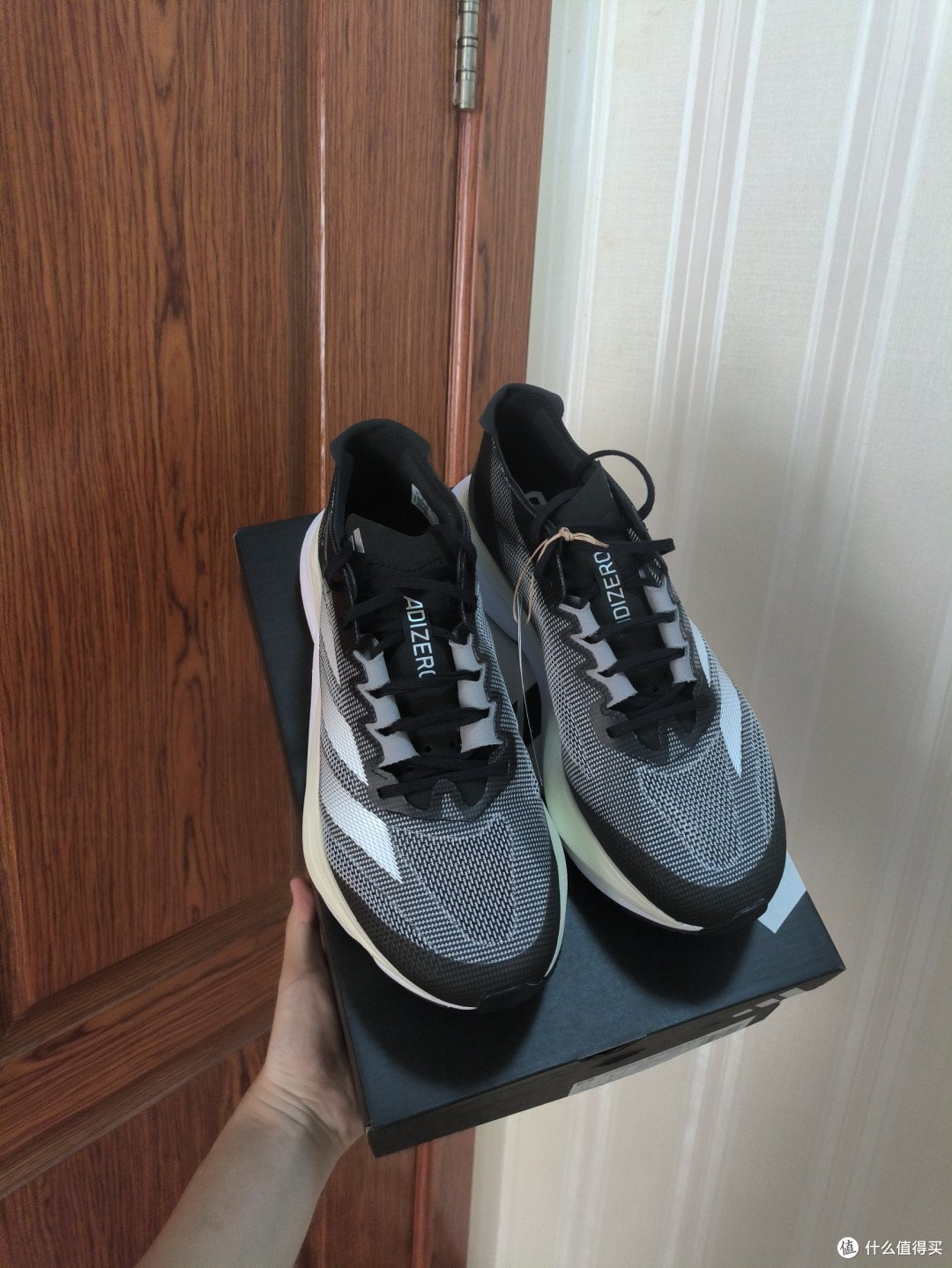 270块一双阿迪Adizero Boston 12,炸了我都夸它香!