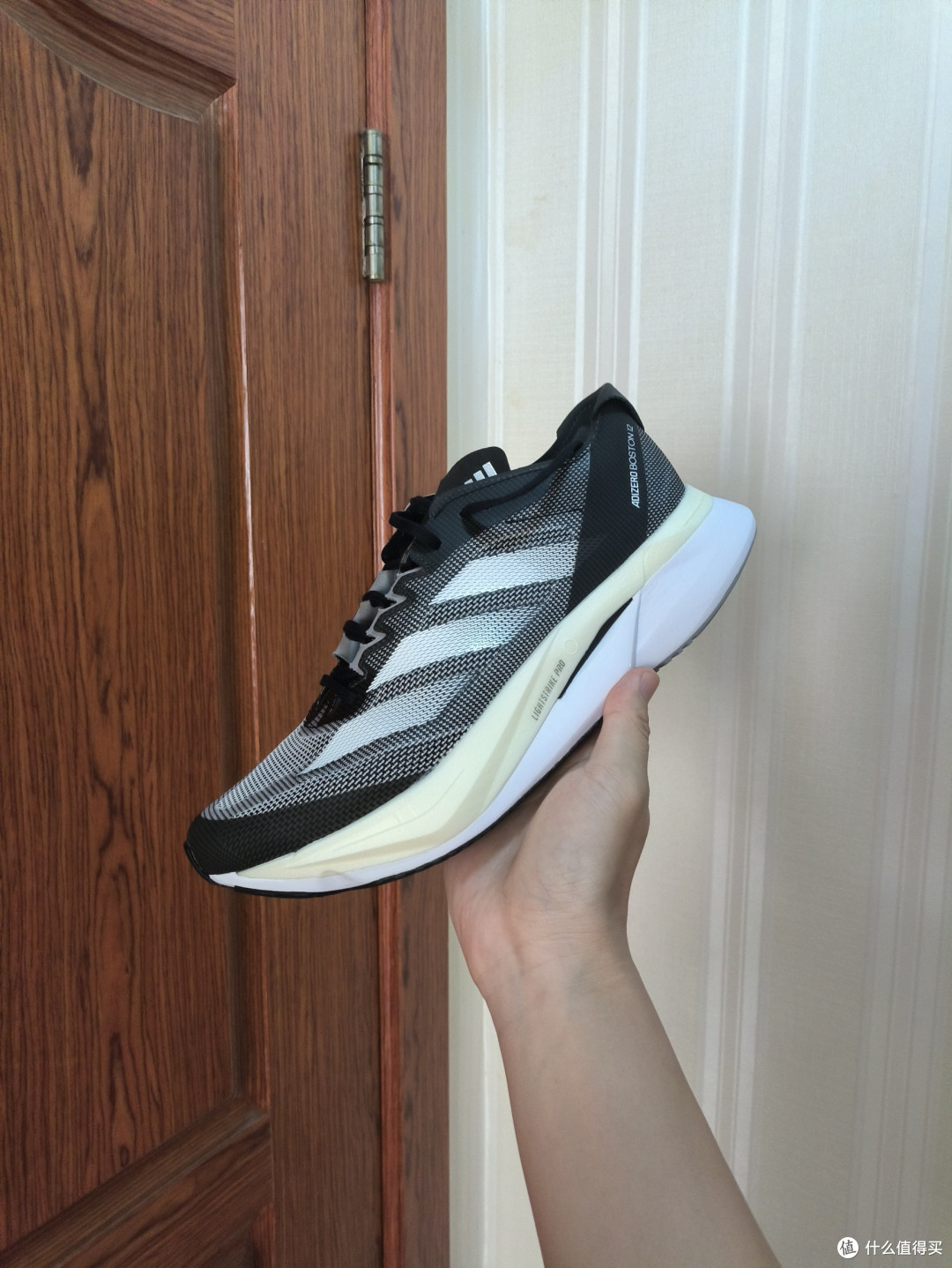 270块一双阿迪Adizero Boston 12,炸了我都夸它香!