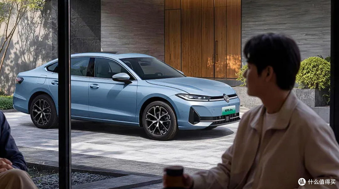 16.99万!帕萨特ePro上市,1.5T发动机、145kW电机、22度电!