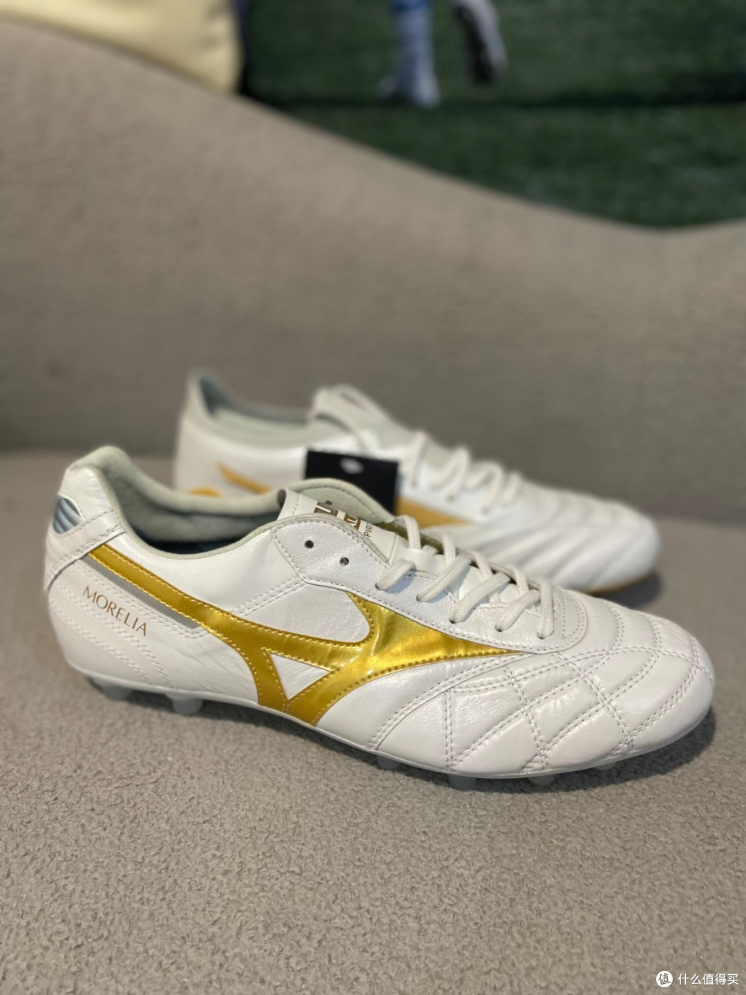 美津浓Morelia Ⅱ足球鞋,养生踢球的温柔守护