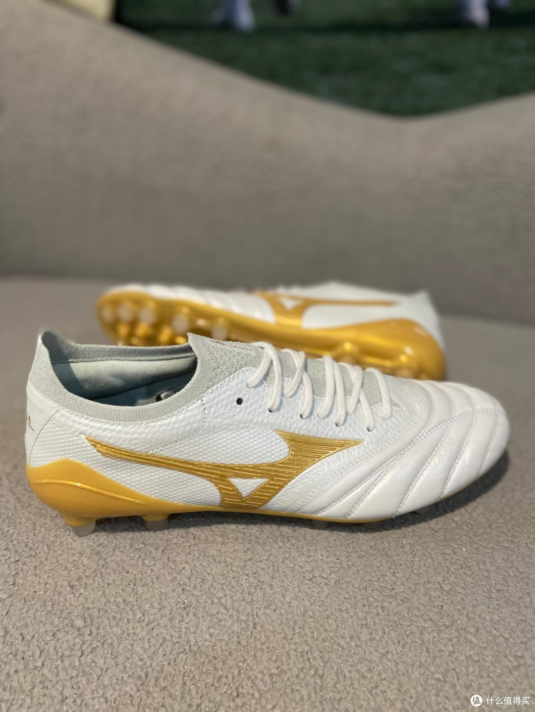 美津浓Morelia Ⅱ足球鞋,养生踢球的温柔守护
