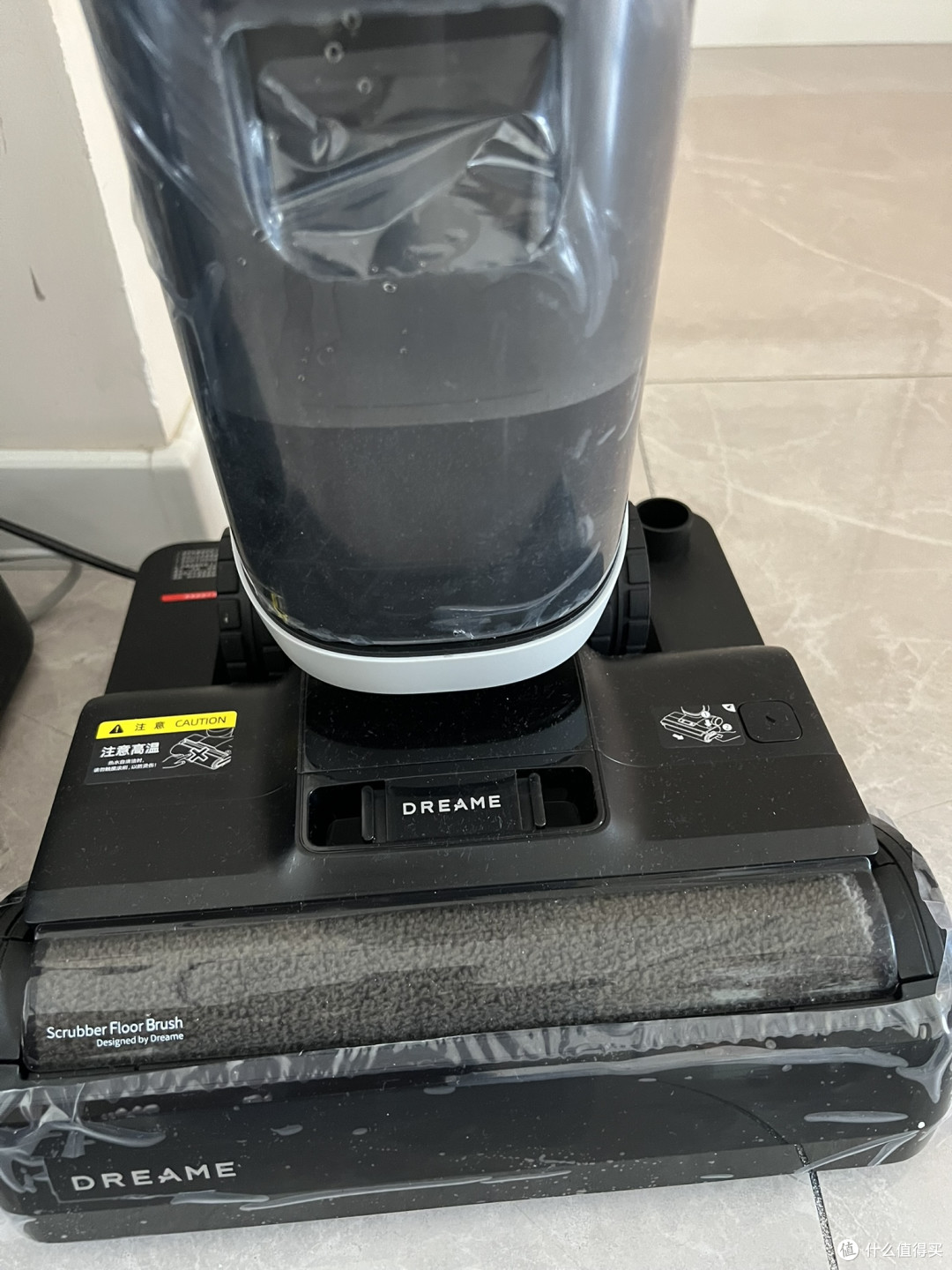 追觅的滚筒设计明显更为轻薄