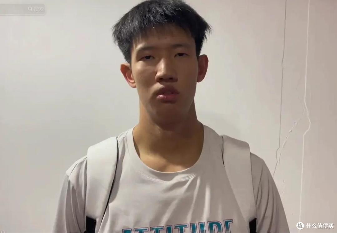 黄明依也开始努力训练,能顶替王少杰吗?或被租借出去获得锻炼