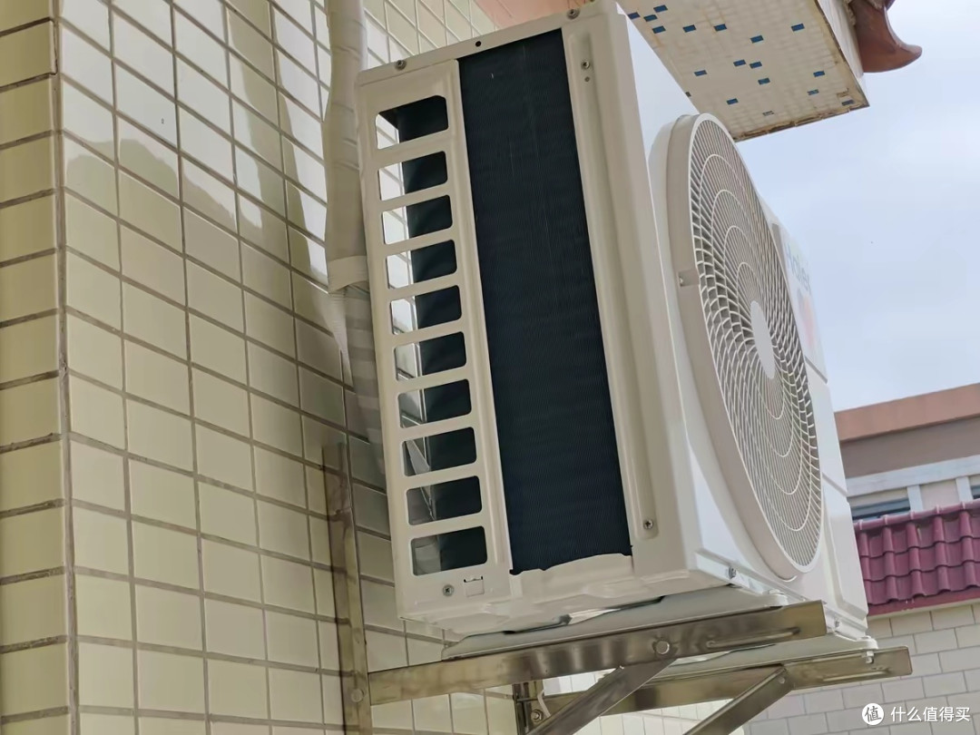 海尔小红花空调:省电静音速冷