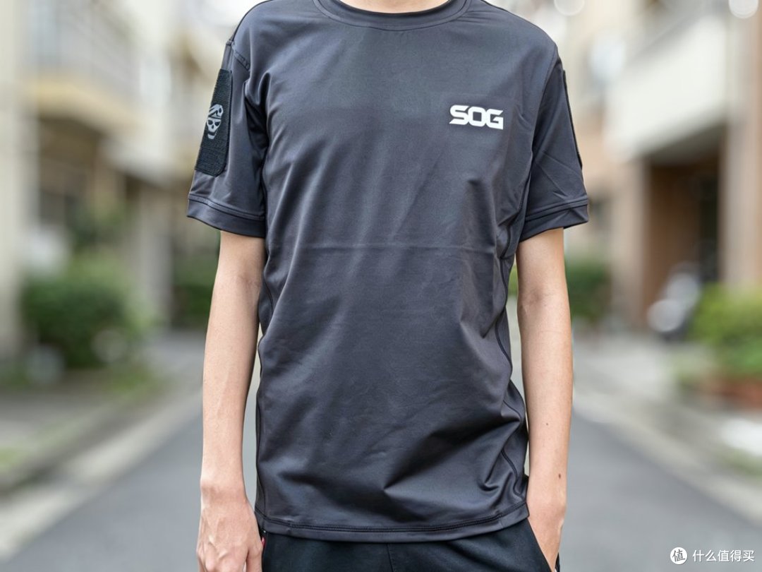 硬核战术风拉满,通勤亦舒适!SOG幻狼夏季速干短袖实测体验