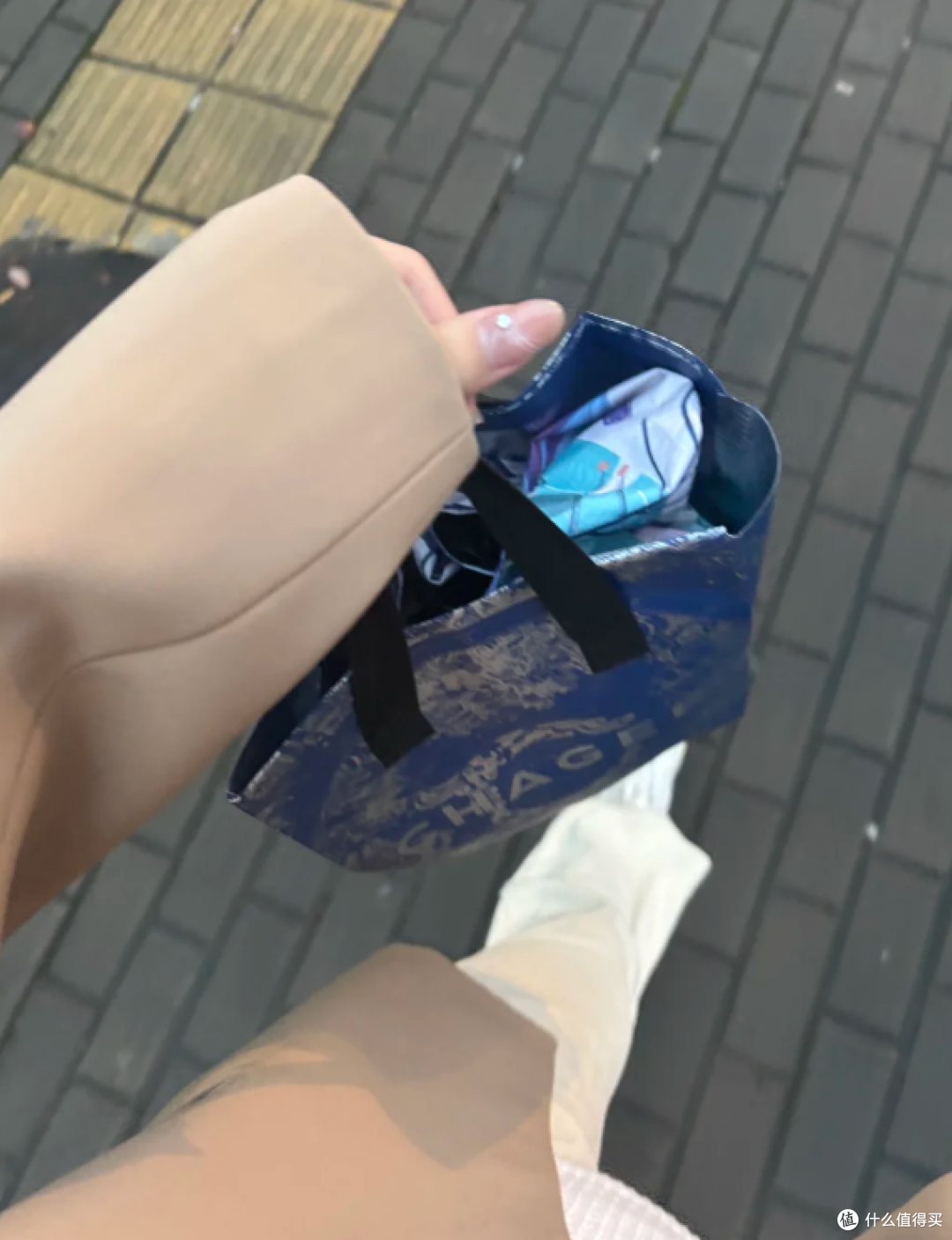 年轻人上班的“通勤包”,能有多邪修?我也是被惊艳到了