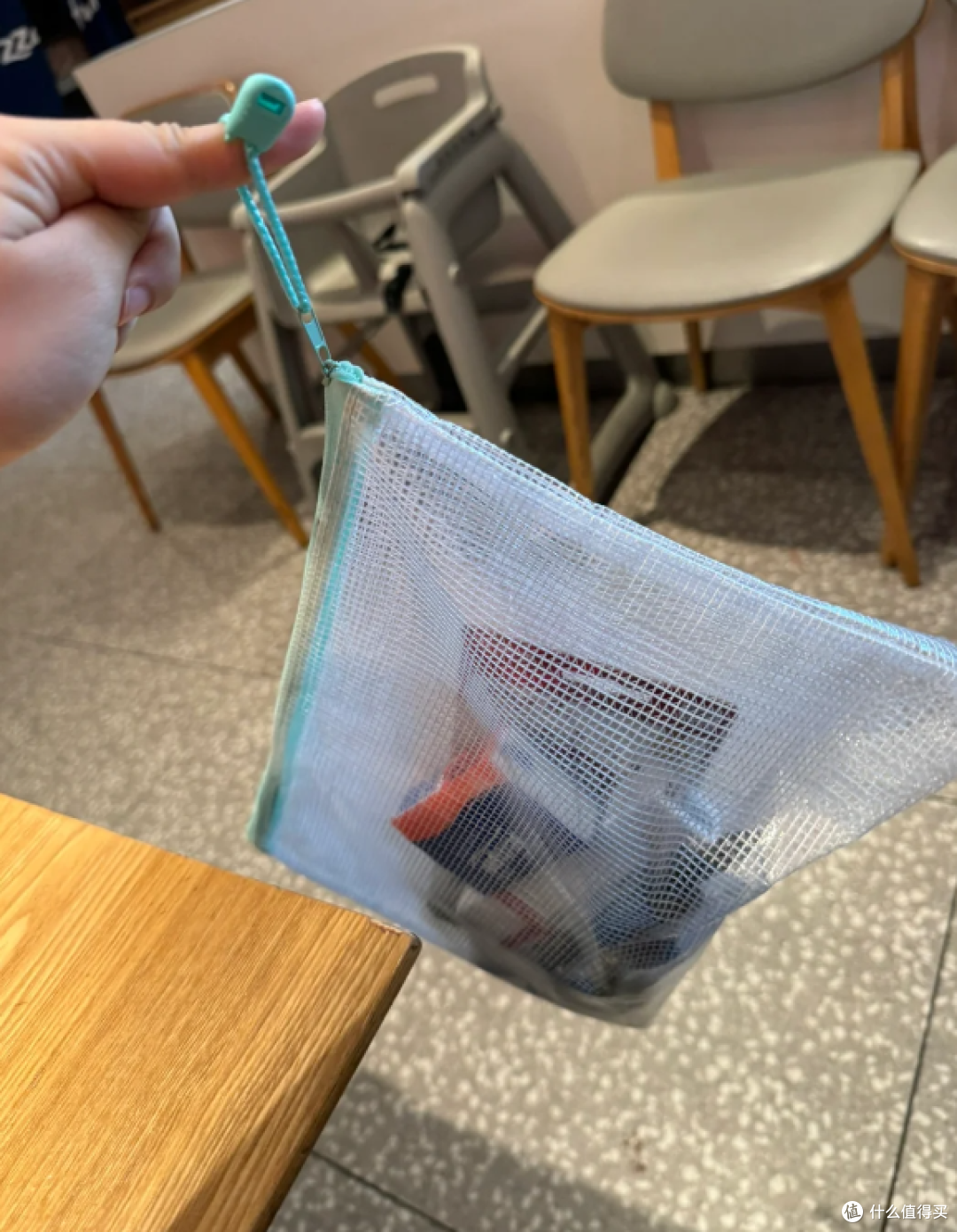 年轻人上班的“通勤包”,能有多邪修?我也是被惊艳到了