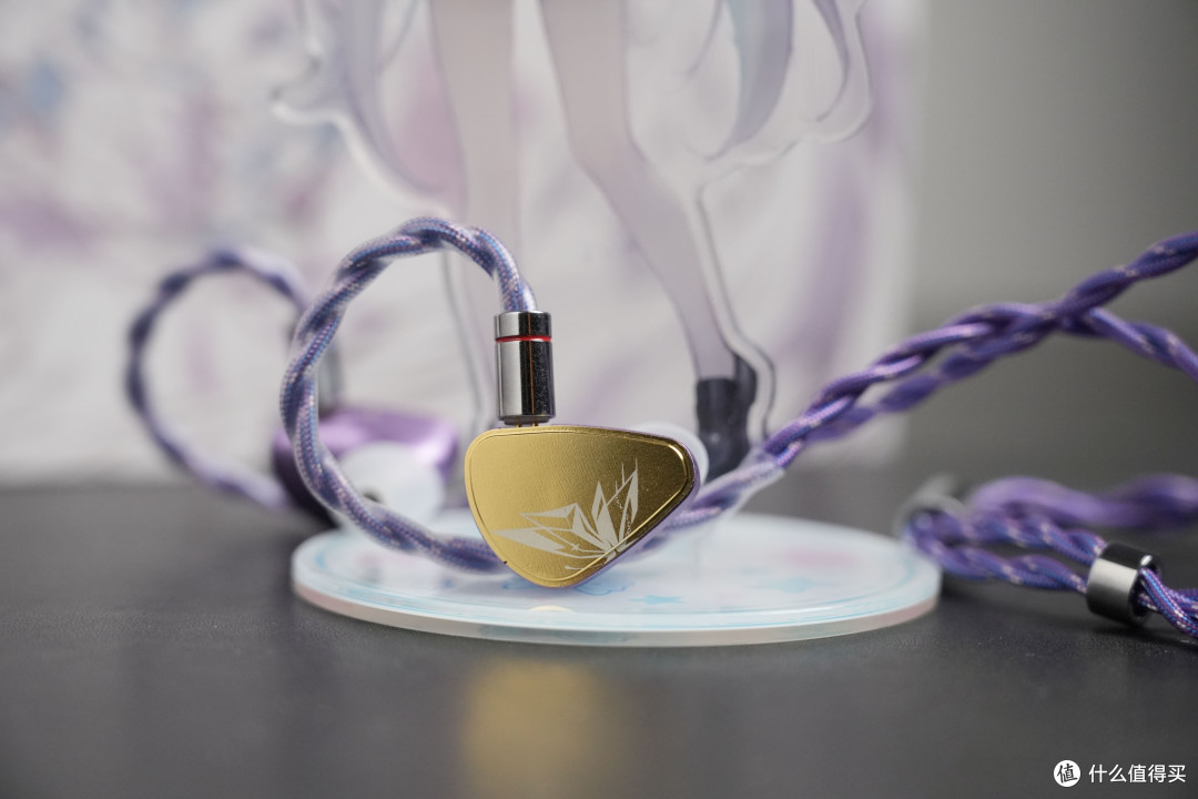 要素过多?分享下CVJ的联名套装,希+莉拉
