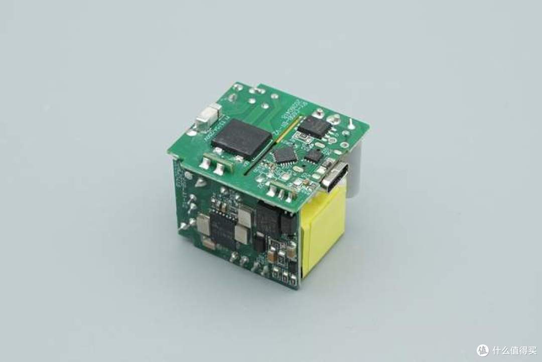 实测支持PD3.2与AVS!睿元65W单口快充拆解
