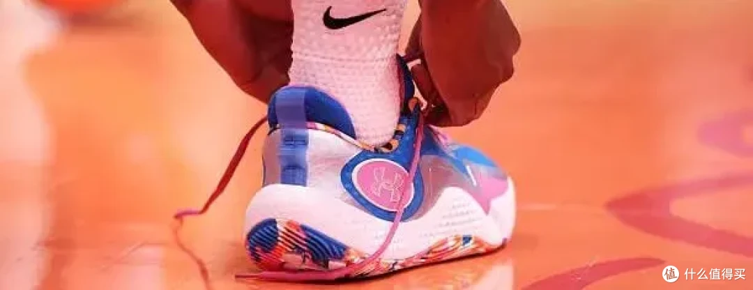 【NBA每日上脚】平平无奇小黑鞋,逼出最强状态文班?