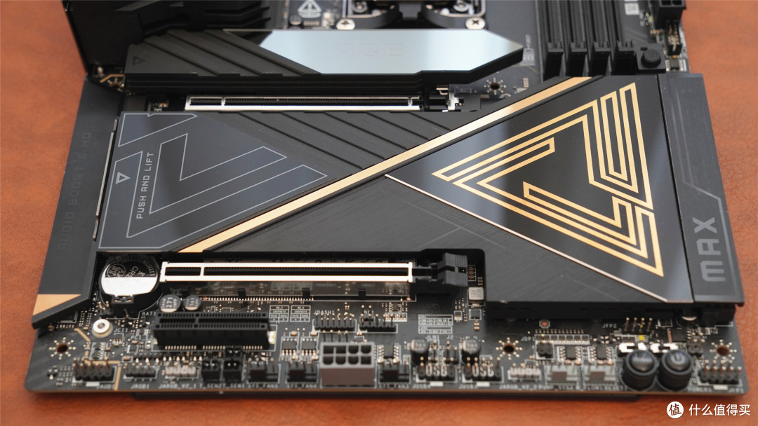 堆料感人硬核次旗舰定位!微星MEG X870E ACE MAX战神主板 评测