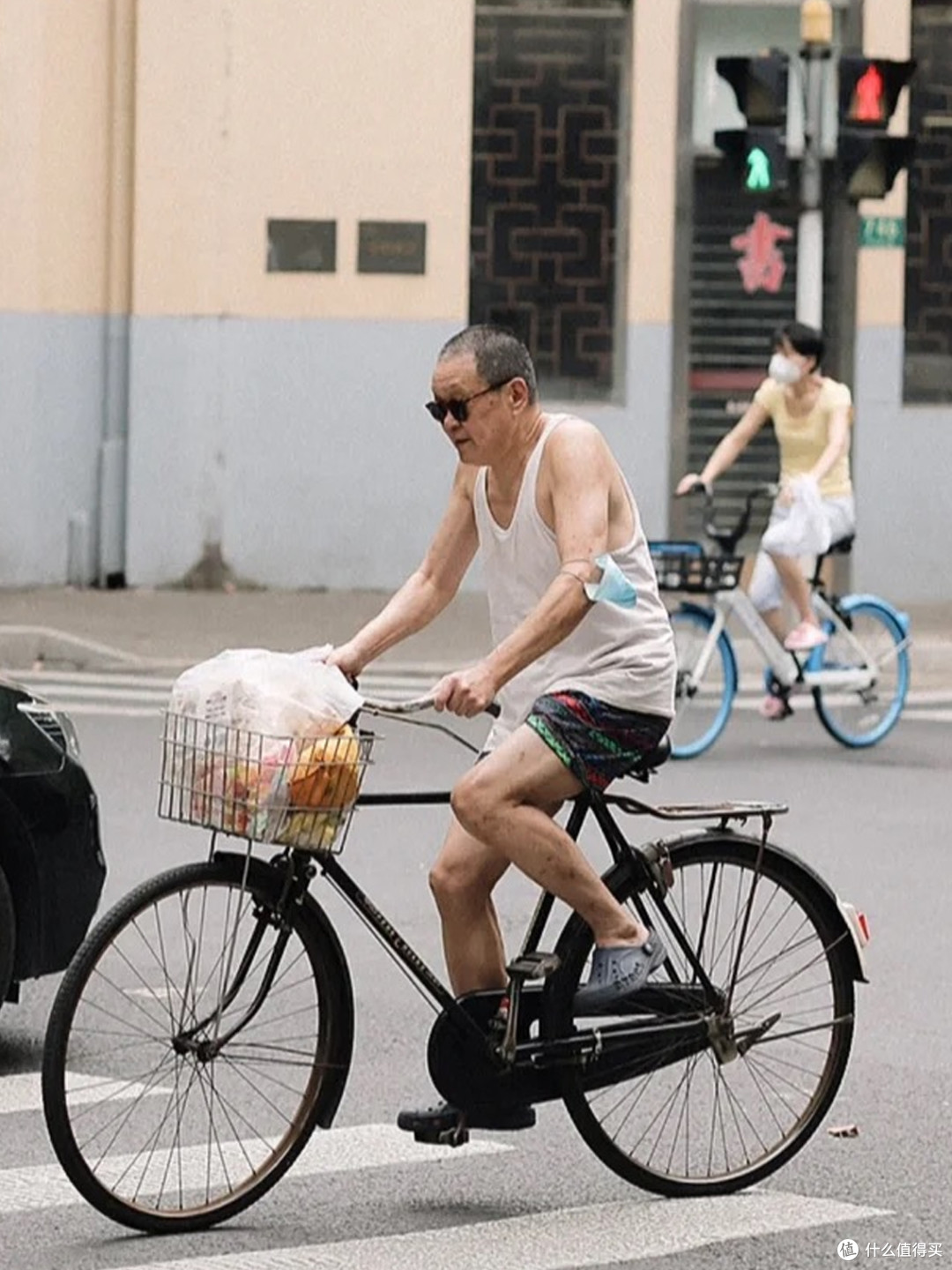 等到了六七十岁以后,坚决不穿这4种老头装!显老土气,非常油腻