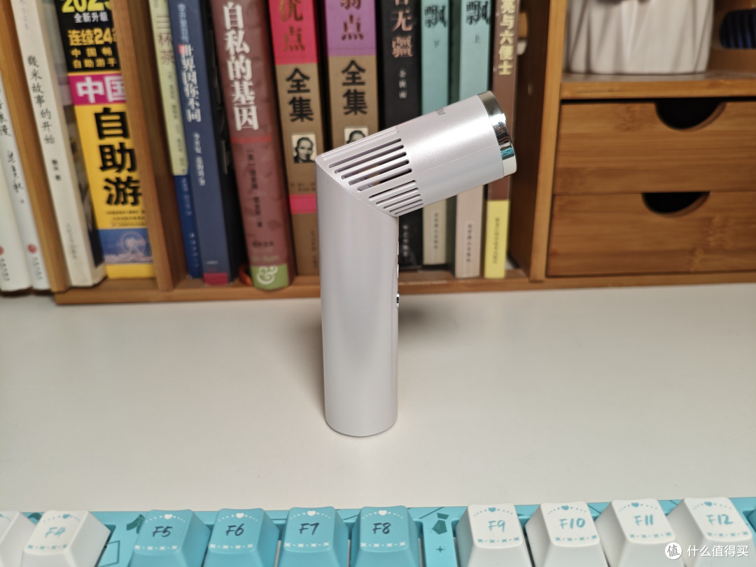 告别夏日闷热,西圣Wind S手持小风扇,多场景适用的清凉好物