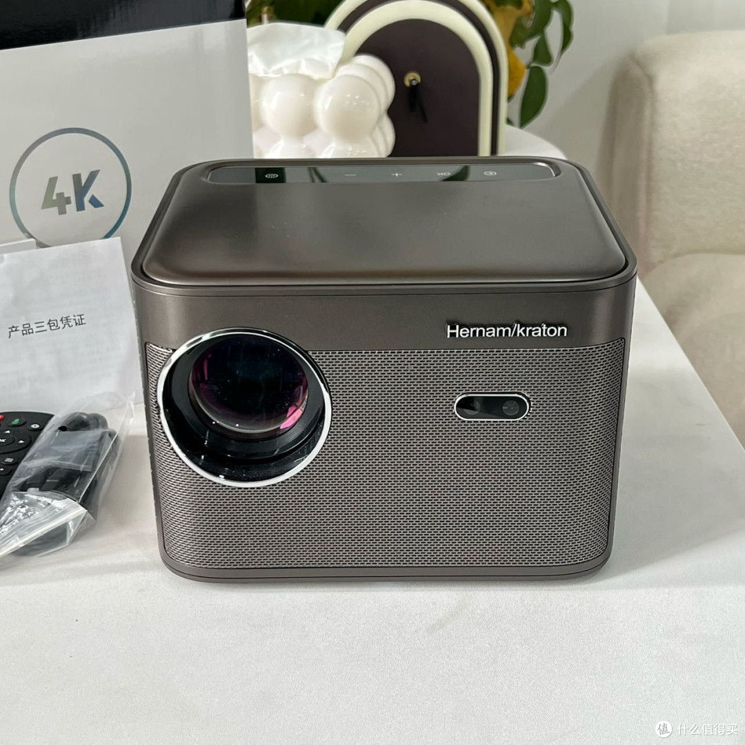 极米H6 Pro投影仪：打造家庭影院