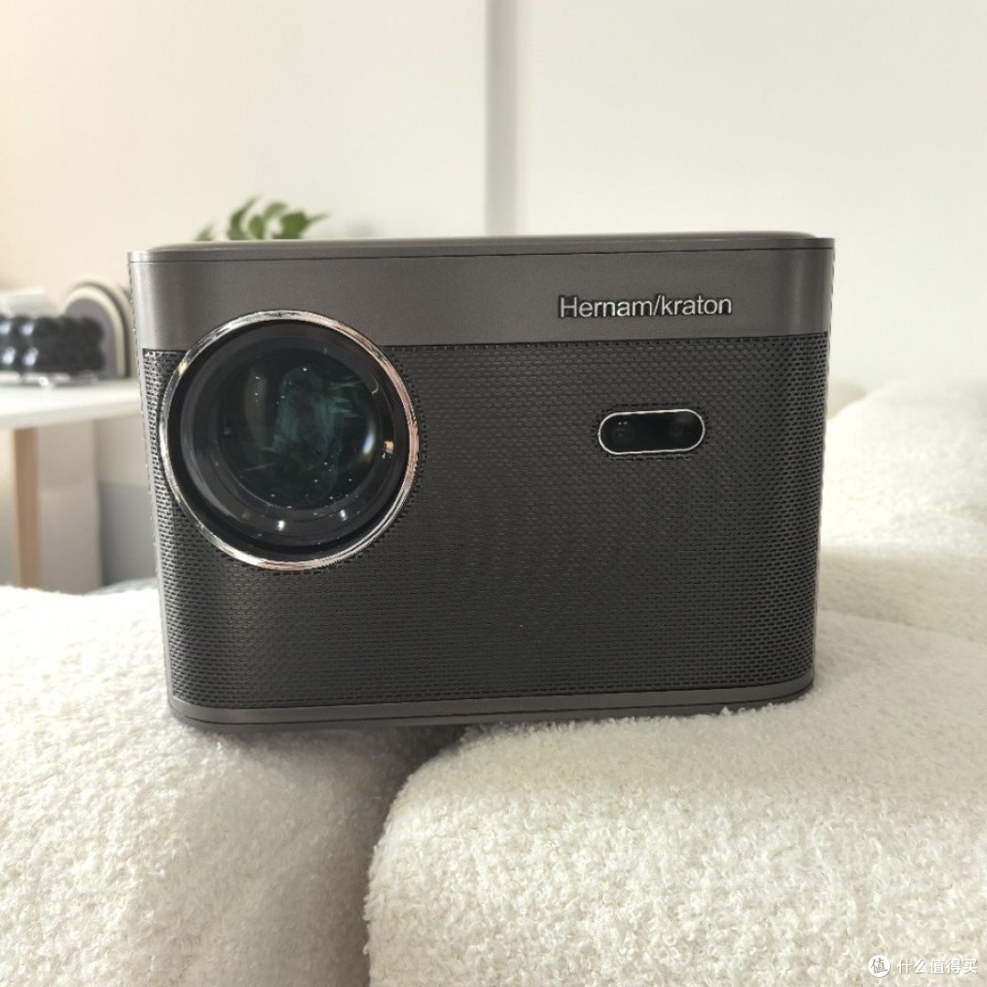 极米H6 Pro投影仪：打造家庭影院