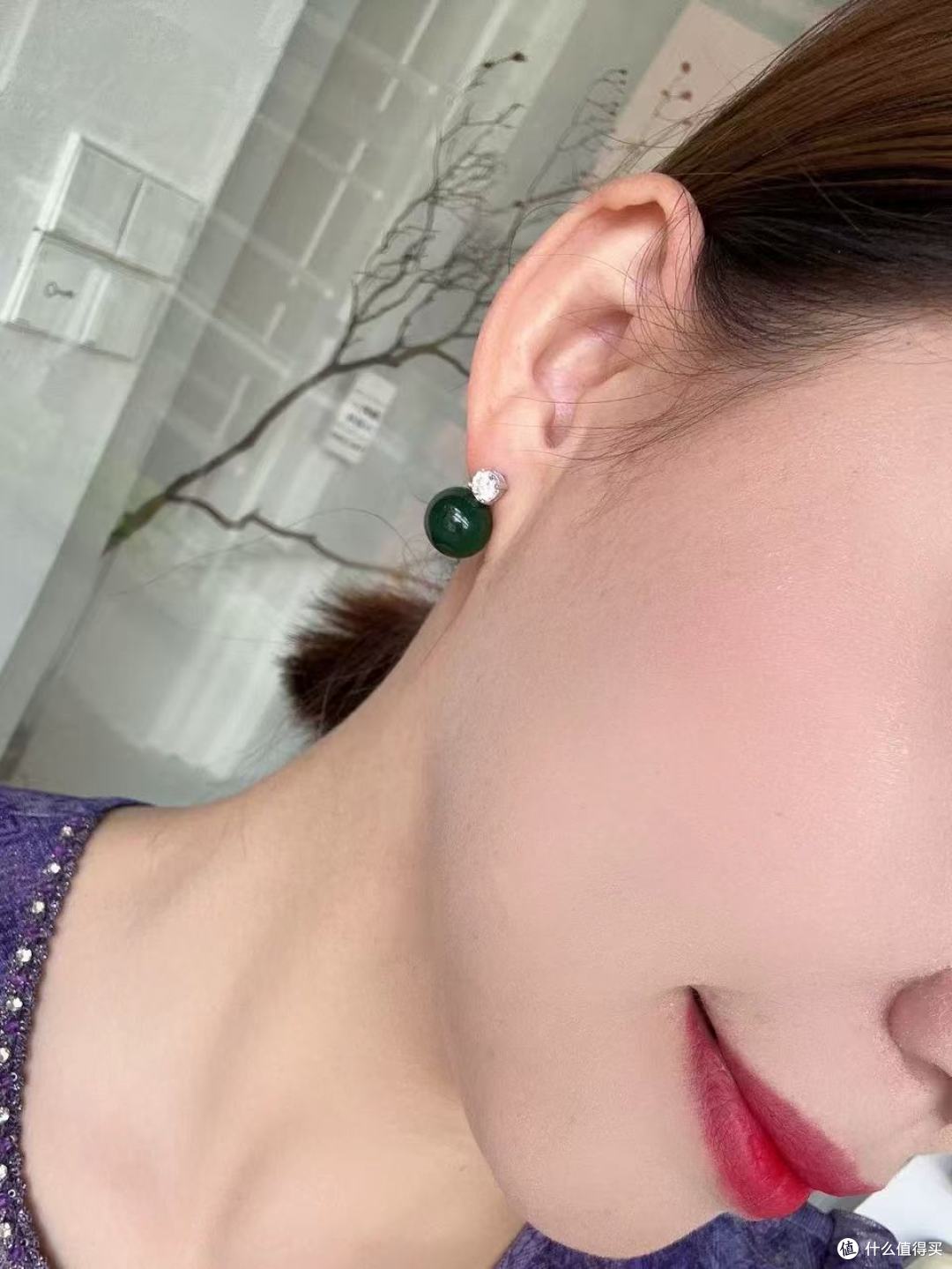 把江南春色戴在耳边｜新中式满绿玉髓银耳钉太绝了💚