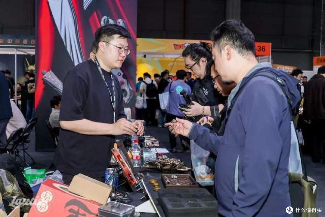 万元精工一物难求 男版泡泡玛特 EDC从小众玩物成长为千万级生意