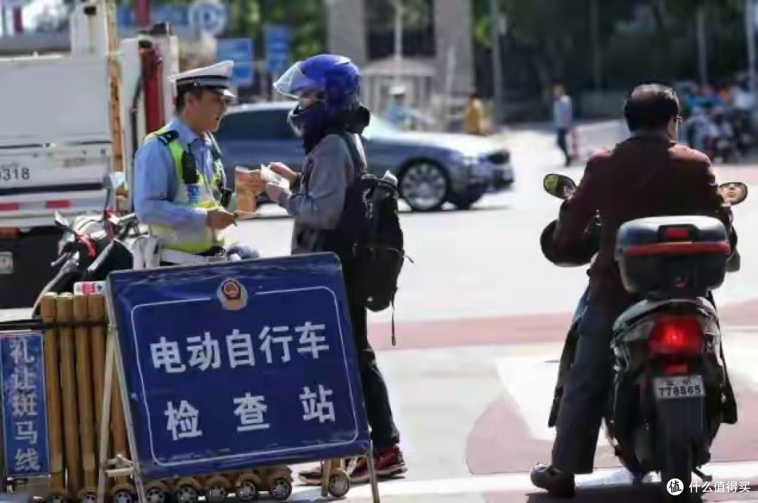 电摩车主注意！挂电车绿牌直接扣车扣分，官方处罚标准出炉