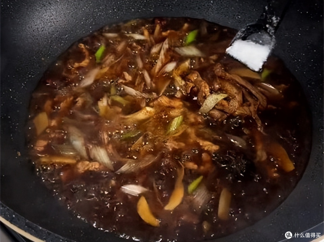 河南老式炒面,面条怎么处理是关键,做好了焦香软嫩,根本吃不够