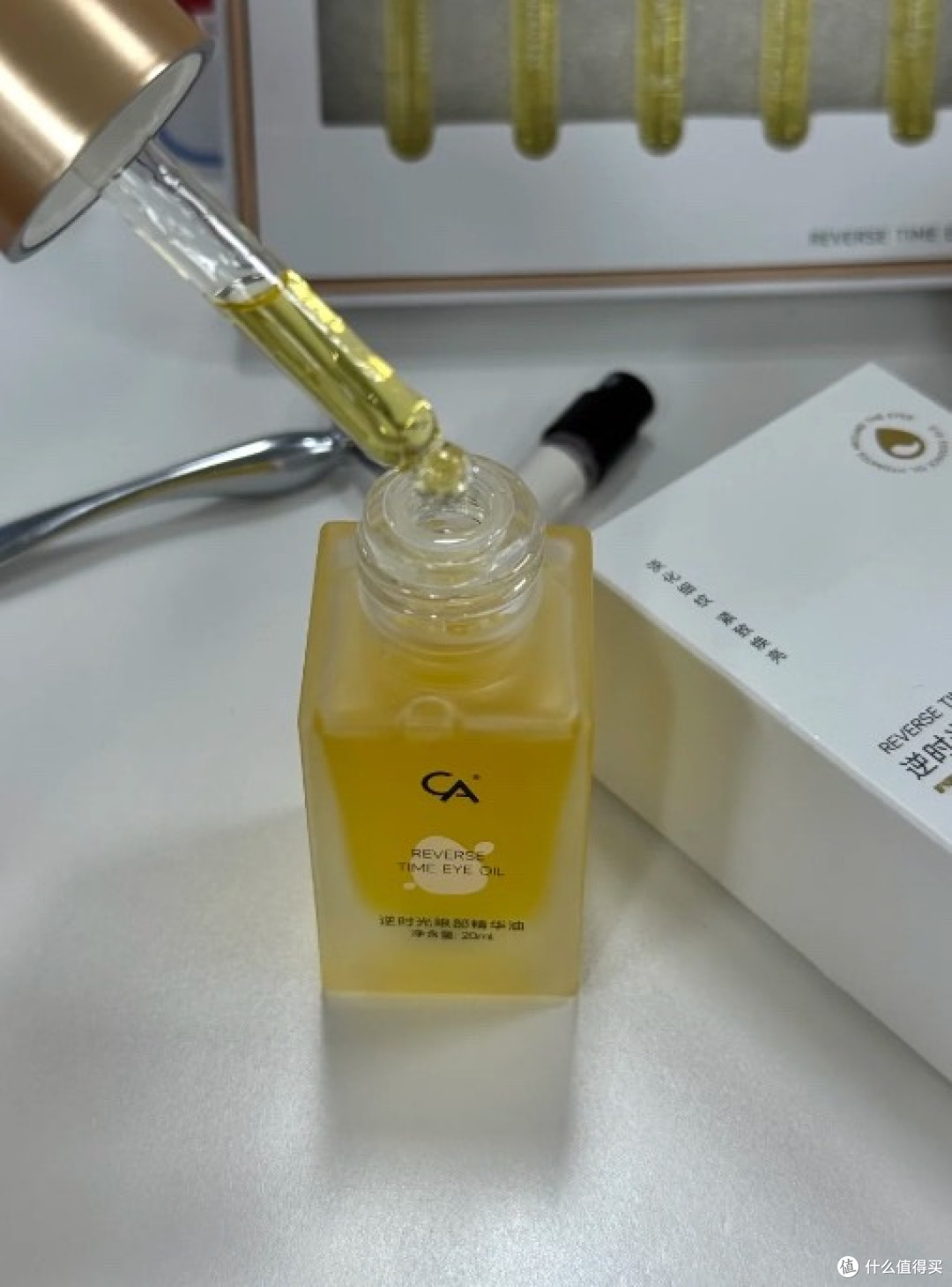 眼周暗沉用什么眼油管用?熬夜党本命!3款眼油焕亮眼周消浮肿