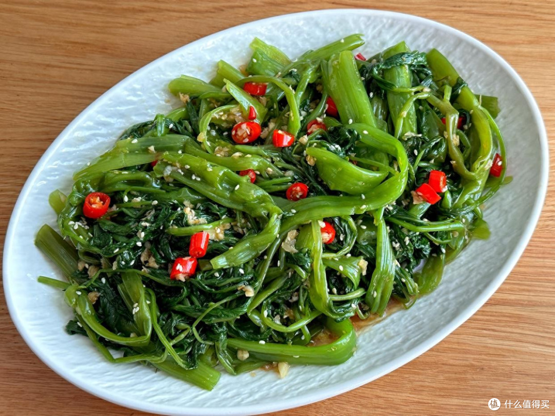 凉拌空心菜,很多人第1步就做错!掌握正确做法,翠绿不发黑好吃