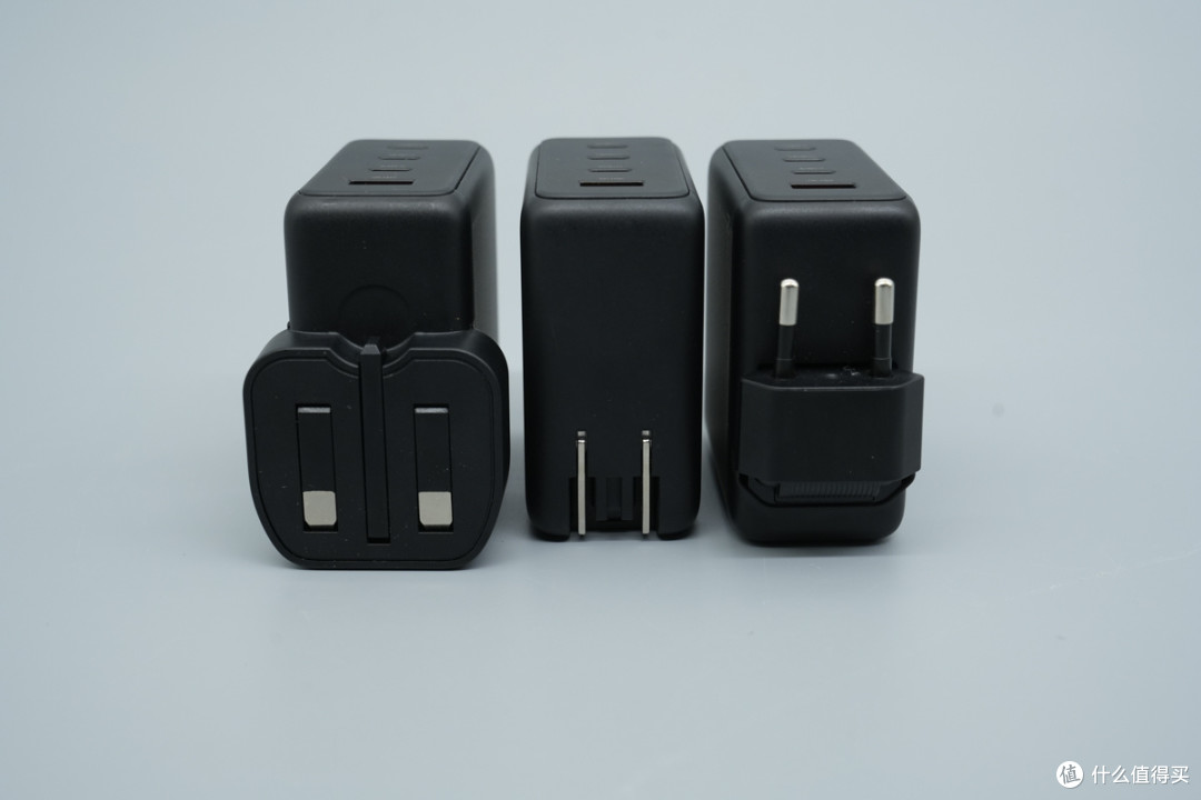拆解报告:泓富电子140W 3C1A智能屏显氮化镓充电器
