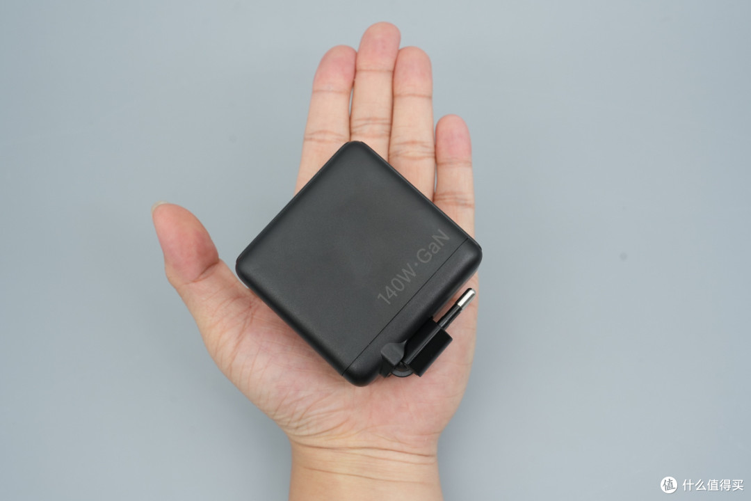 拆解报告:泓富电子140W 3C1A智能屏显氮化镓充电器