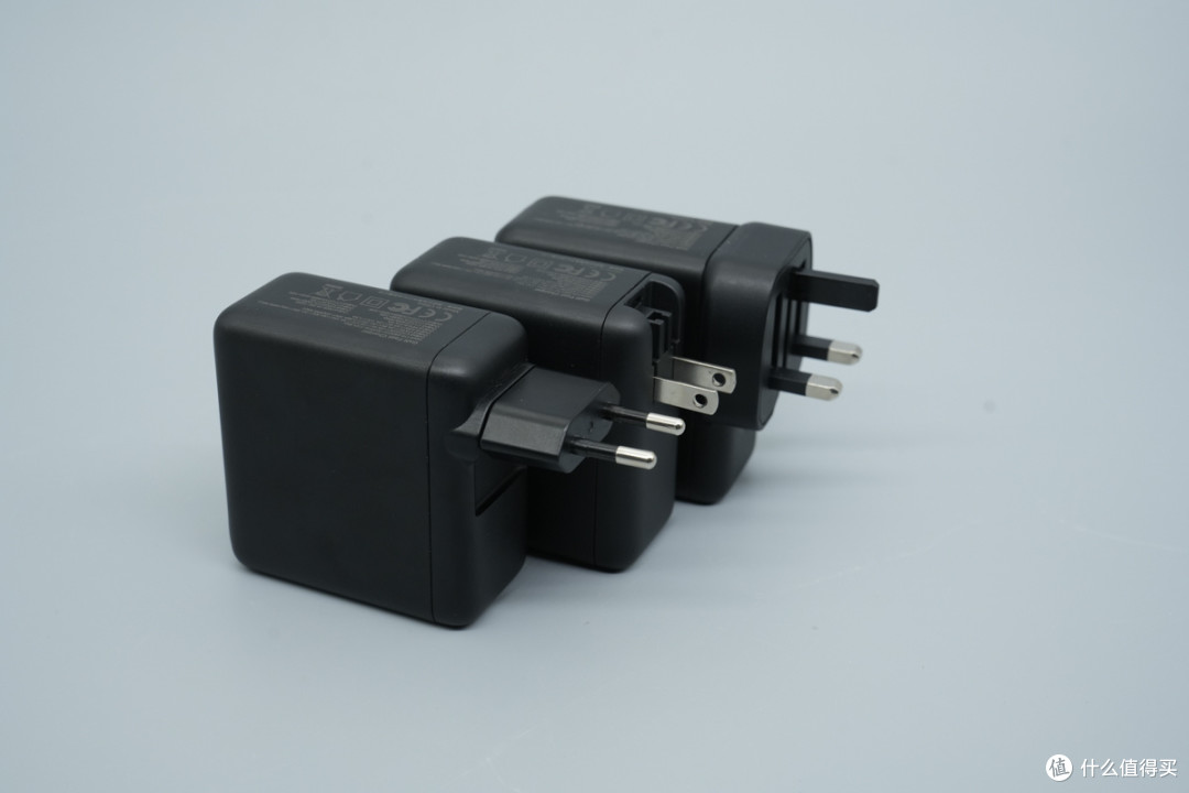 拆解报告:泓富电子140W 3C1A智能屏显氮化镓充电器