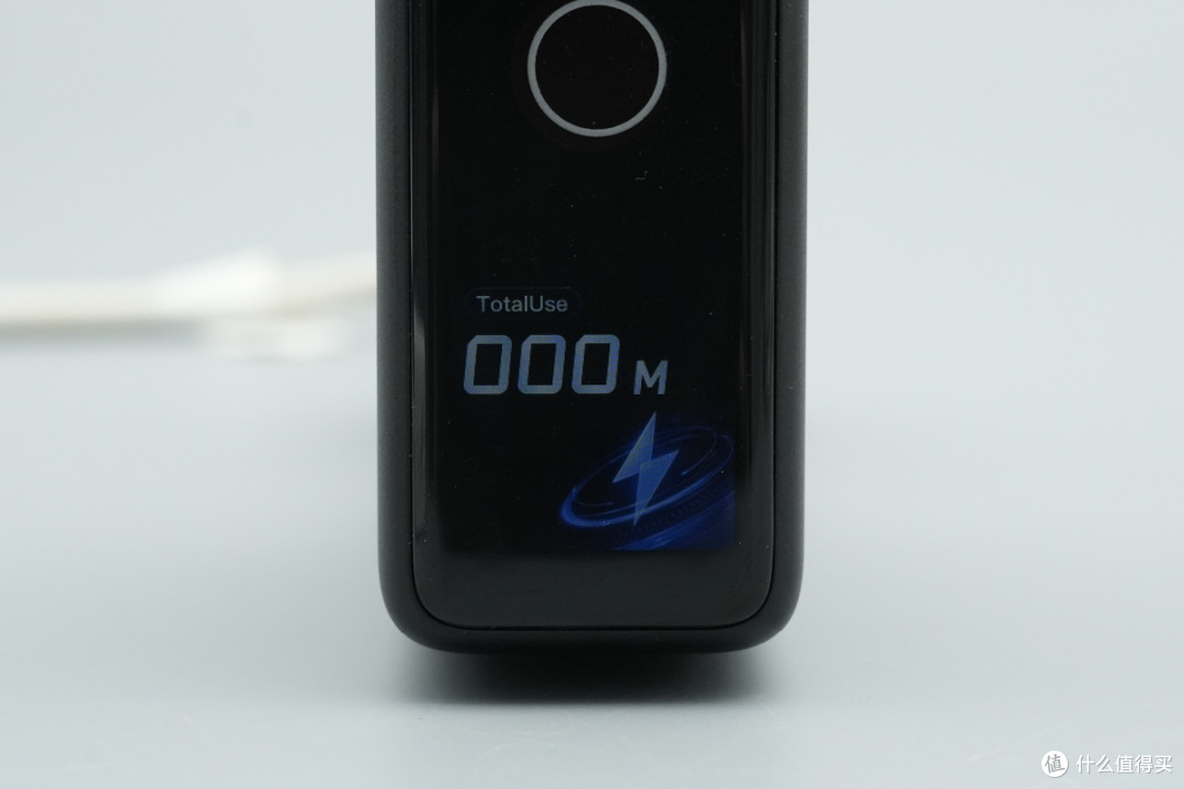 拆解报告:泓富电子140W 3C1A智能屏显氮化镓充电器