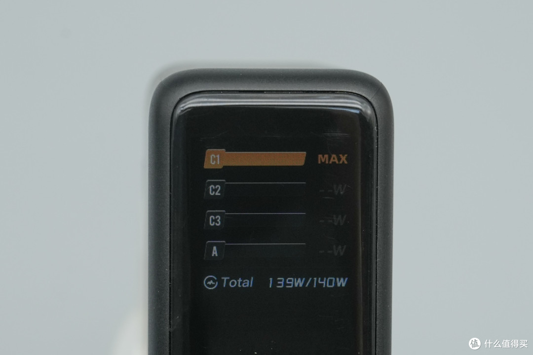 拆解报告:泓富电子140W 3C1A智能屏显氮化镓充电器