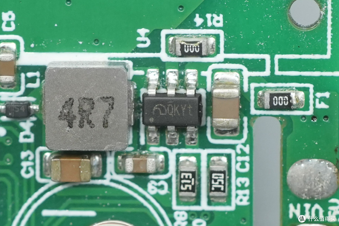 拆解报告:泓富电子140W 3C1A智能屏显氮化镓充电器