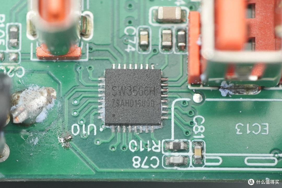 拆解报告:泓富电子140W 3C1A智能屏显氮化镓充电器