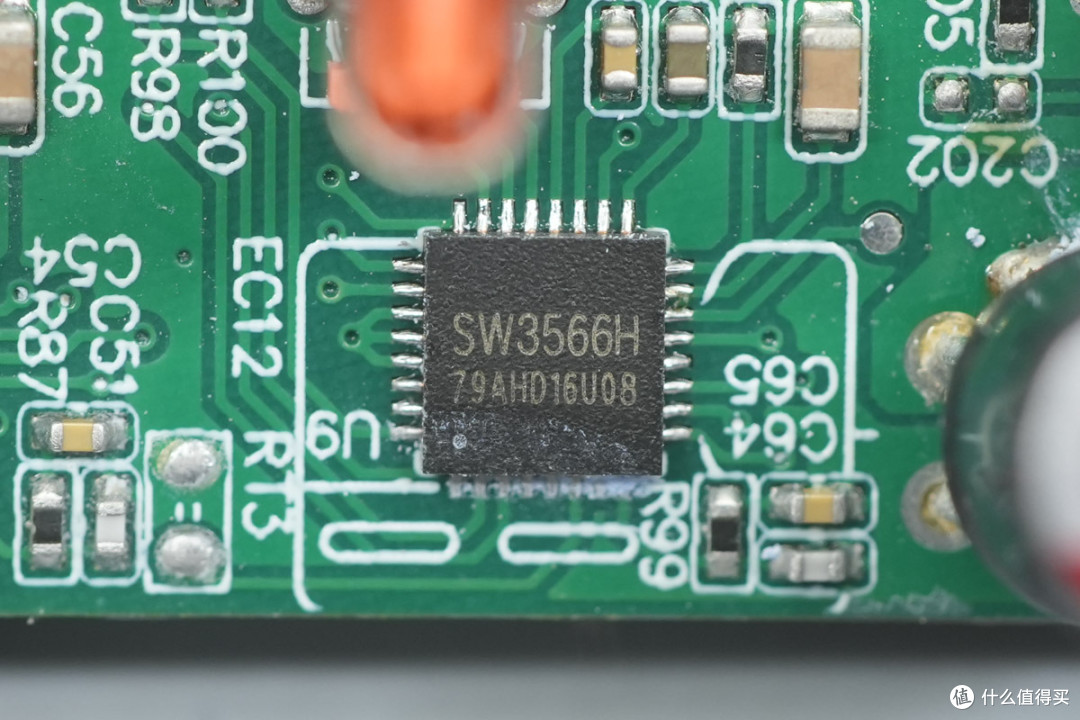 拆解报告:泓富电子140W 3C1A智能屏显氮化镓充电器