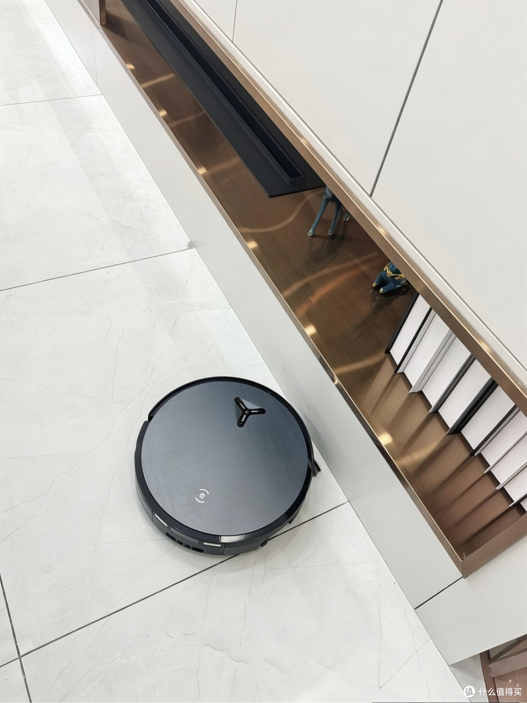 科沃斯X12 PRO:解放双手的清洁助手