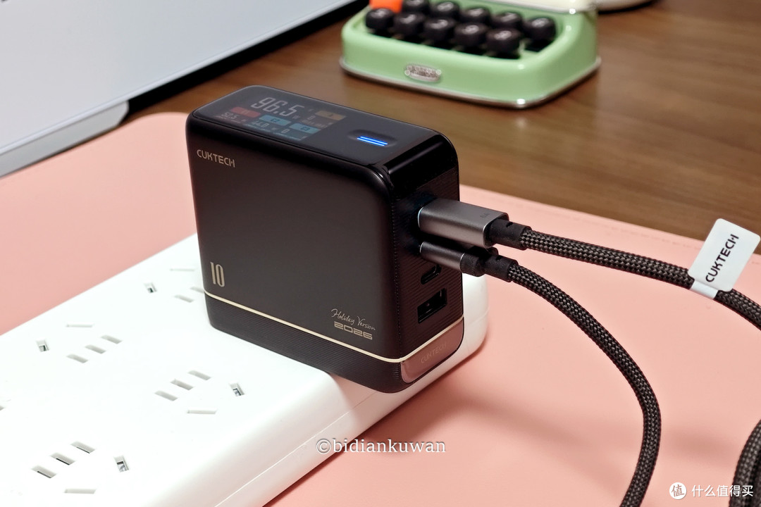 绝版快充头二选一,你选充电可视化,还是精简小?| 酷态科10号