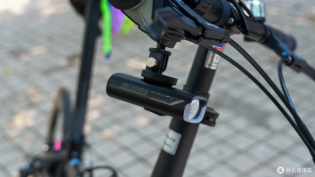 迈极炫RC1000车灯评测:百元价位夜骑神器,新手闭眼入!
